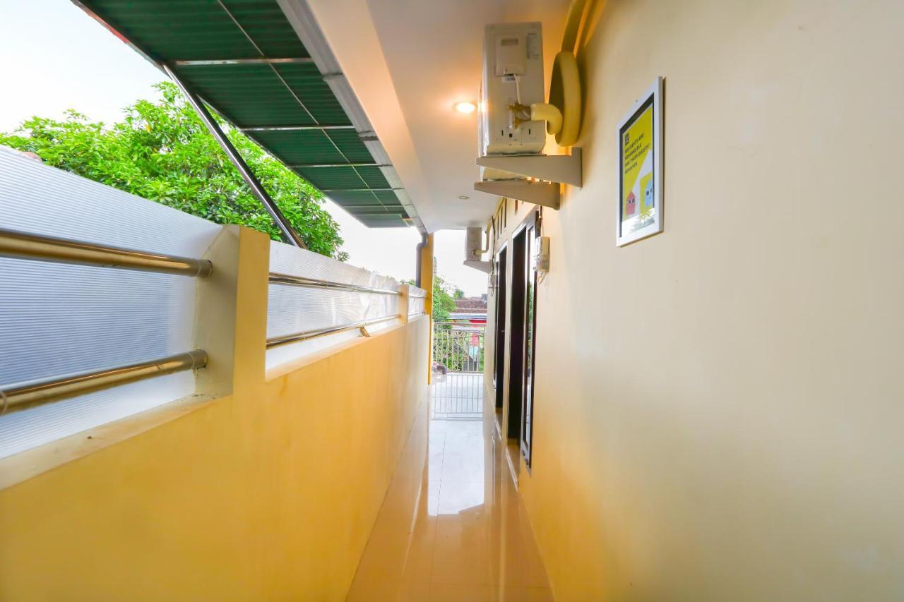 Oyo Life 3064 Mahameru Kost Putra Jember Exterior photo